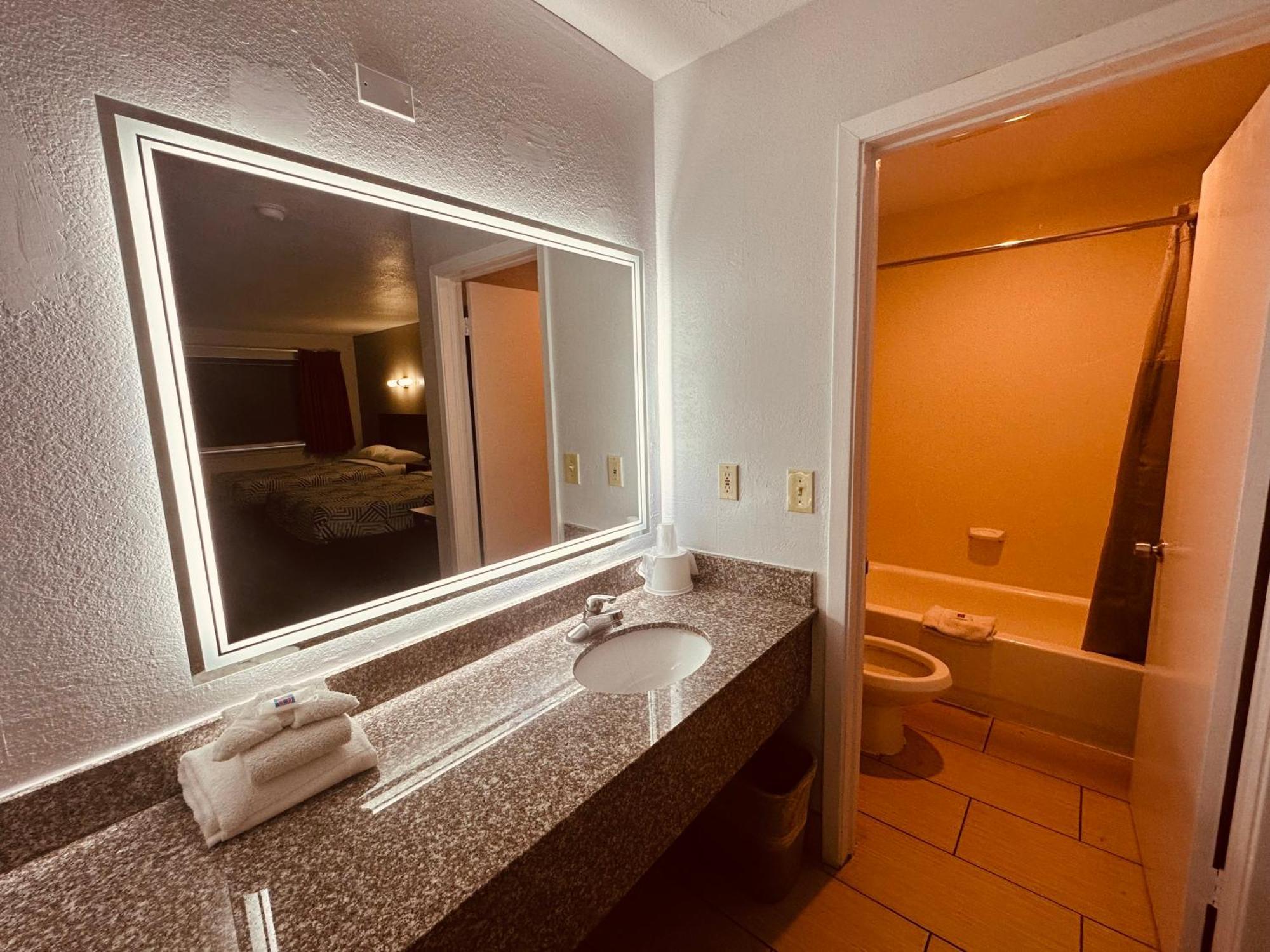 Quadruple Room - Non-Smoking